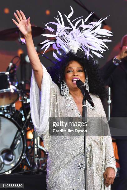 Diana Ross performs on the Pyramid stage during day five of Glastonbury Festival at Worthy Farm, Pilton on June 26, 2022 in Glastonbury, England. The...