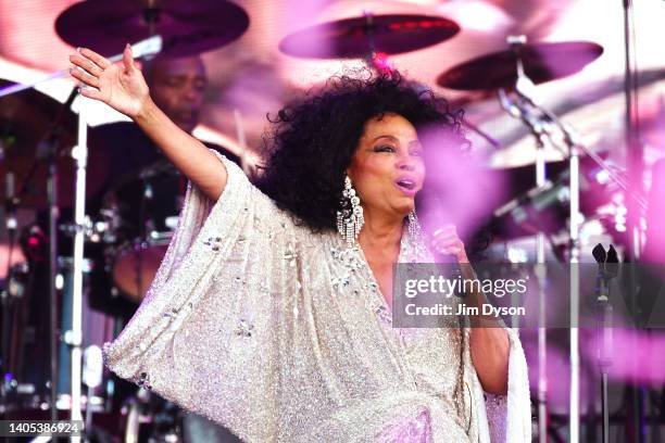 Diana Ross performs on the Pyramid stage during day five of Glastonbury Festival at Worthy Farm, Pilton on June 26, 2022 in Glastonbury, England. The...