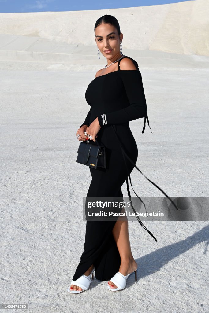 "Le Papier" Jacquemus' Fashion Show : Photocall In Arles