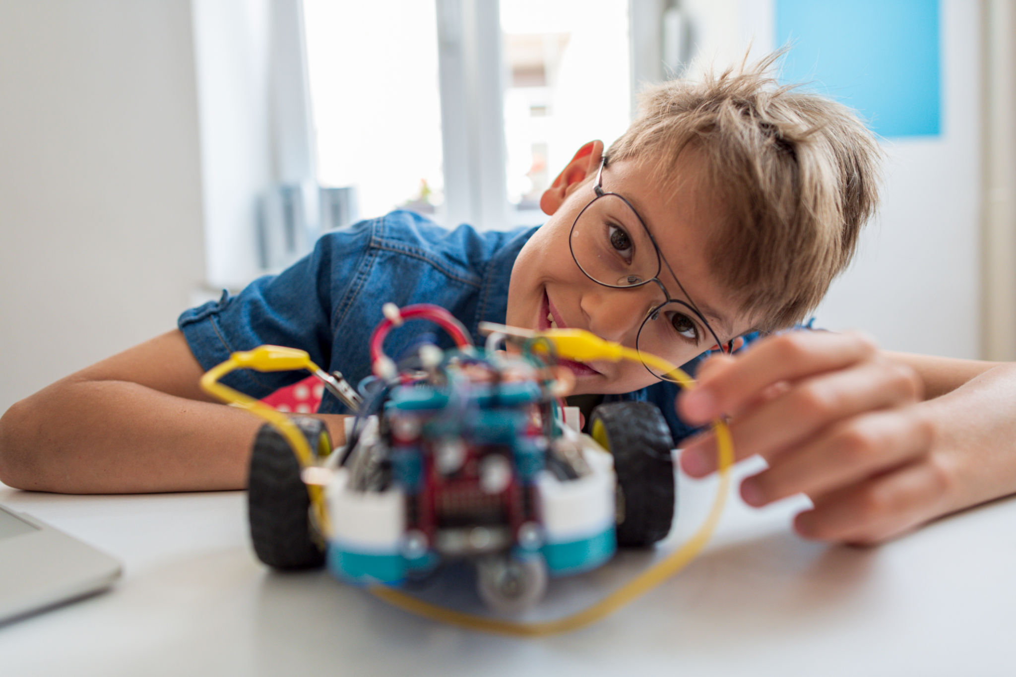 children robot building
