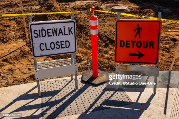 closed  sidewalk - detour stock-fotos und bilder