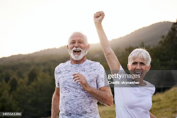 yaay, i won him in this race! - yes stockfoto's en -beelden