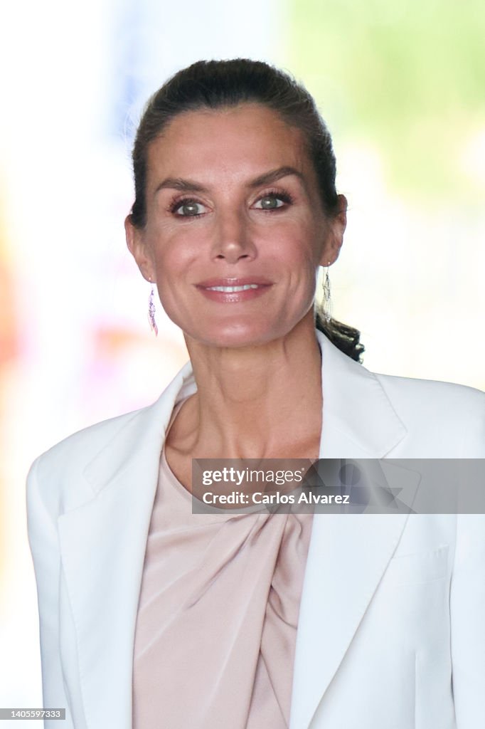 Queen Letizia and First Lady Jill Biden Visit Refugees Center