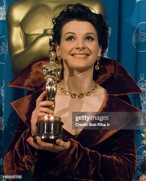 Oscar Winner Juliette Binoche backstage at Academy Awards Show, March 24, 1997 in Los Angeles, California.