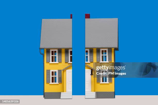 house divided - separar imagens e fotografias de stock