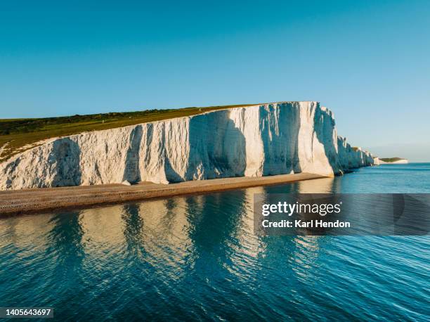 a daytime elevated view of the seven sisters cliffs on the east sussex coast, uk - seven sisters cliffs stock pictures, royalty-free photos & images