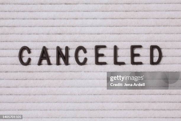 cancel culture, canceled sign - cancelación fotografías e imágenes de stock