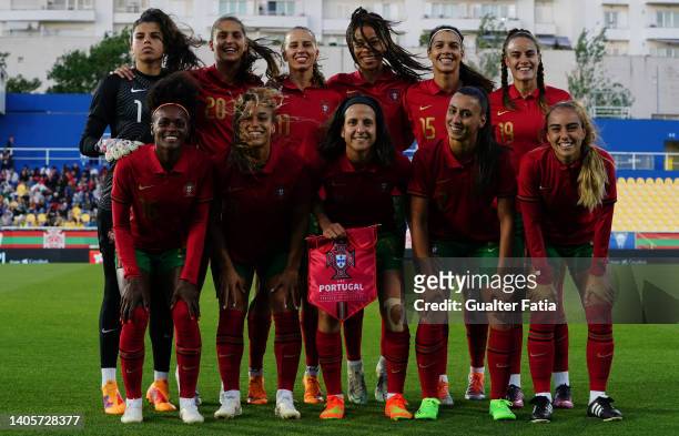 Portugal players pose for a team photo before the start of the Women's International Friendly match between Portugal and Australia at Estadio Antonio...