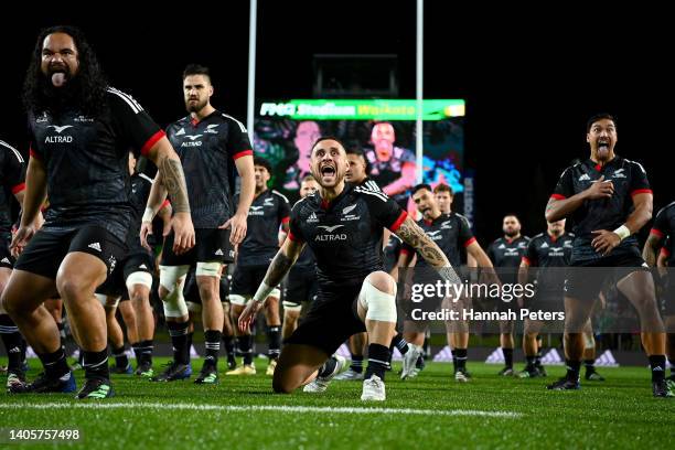 Leni Apisai and TJ Perenara of the Maori All Blacks perform the haka during the match between the Maori All Blacks and Ireland at FMG Stadium on June...