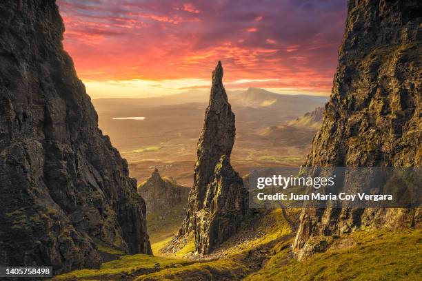 the needle - isle of skye (trotternish, scotland) - old man of storr stock pictures, royalty-free photos & images