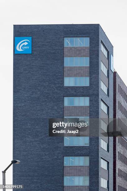 dutch government 'uwv' office building in hengelo, overijssel - social security building stock pictures, royalty-free photos & images