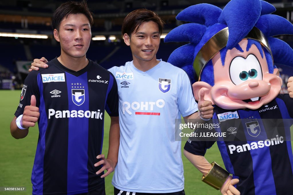 Gamba Osaka v Sanfrecce Hiroshima - J.LEAGUE Meiji Yasuda J1