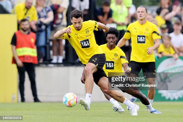 Mats Hummels attends a training session at training ground Hohenbuschei on June 29, 2022 in Dortmund, Germany. Borussia Dortmund returned to training...