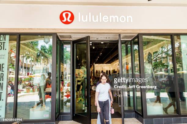 3,150 Lululemon Stock Photos, High-Res Pictures, and Images - Getty Images