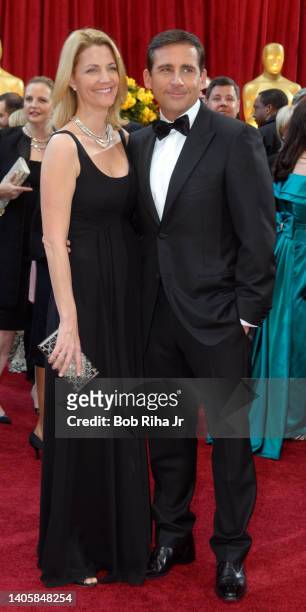 Nancy and Steve Carell arrive on the red carpet during the 82nd Academy Awards, March 7, 2010 in Los Angeles, California.