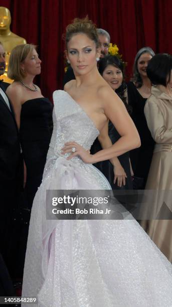 Jennifer Lopez arrives at the 82nd annual Academy Awards at the Kodak Theatre, March 7, 2010 in Los Angeles, California.