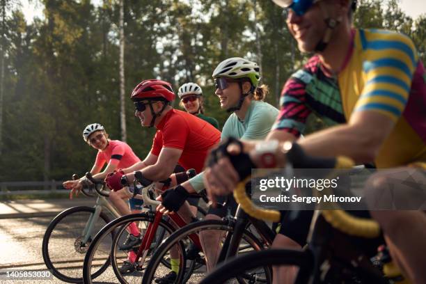 cyclists - cycling team stock-fotos und bilder