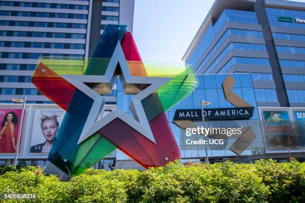 Bloomington, Minnesota, Mall of America, One of the largest malls in the world it is home to over 500 stores.