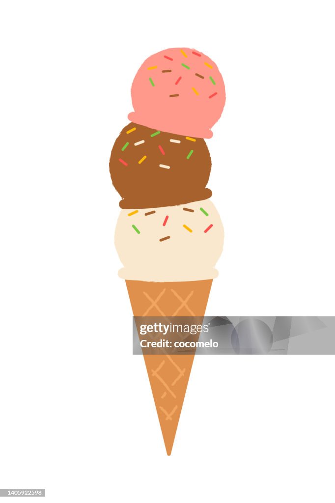 Cone de sorvete triplo scoop. Baunilha, Chocolate, Sorvete de Morango.