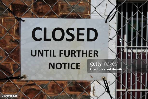closed until further notice sign - closed until further notice stock pictures, royalty-free photos & images