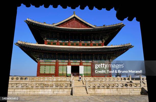 south korea, seoul, gyeongbokgung palace or gyeongbok palace - korean culture stock-fotos und bilder