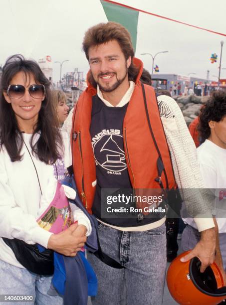 Pam Serpe and Greg Evigan at the 1990 Long Beach O.B.T. Race, Long Beach, Long Beach.