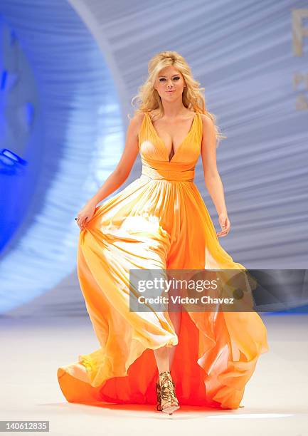 Model Kate Upton walks the runway during the Liverpool Fashion Fest Spring/Summer 2012 fashion show at Liverpool Polanco on March 1, 2012 in Mexico...