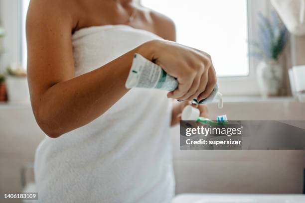 it's important to brush your teeth every day - toothpaste tube stock pictures, royalty-free photos & images