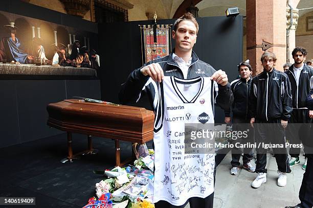 The team of Virtus Basket Bologna visit the coffin of Lucio Dalla in the Courtyard of Honour in the Palazzo D'Accursio at Piazza Maggiore on March 3,...