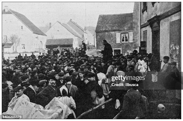 ilustraciones, imágenes clip art, dibujos animados e iconos de stock de foto antigua: french strike, doubs - manifestación