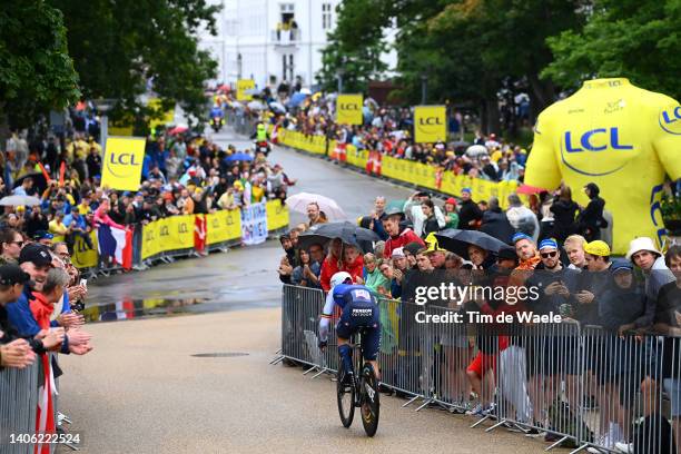 Yves Lampaert of Belgium and Quick-Step - Alpha Vinyl Team sprints while fans cheer during the 109th Tour de France 2022, Stage 1 a 13,2km individual...