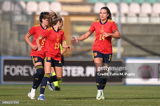 Alexia Putellas Segura celebrates after scoring the equalizing goal during the Women's International friendly match between Italy and Spain at...