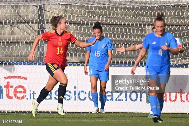 Alexia Putellas Segura celebrates after scoring the equalizing goal during the Women's International friendly match between Italy and Spain at...