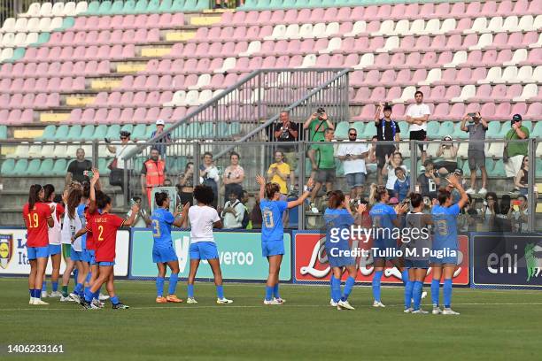 Italy team greets supporters after the Women's International friendly match between Italy and Spain at Teofilo Patini Stadium on July 01, 2022 in...