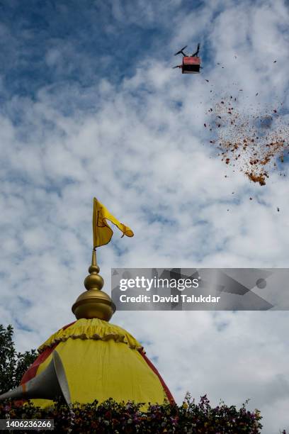 rath yatra in india - iskcon jagannath rath yatra stock pictures, royalty-free photos & images