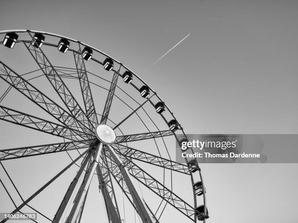 grande roue - roue stock pictures, royalty-free photos & images