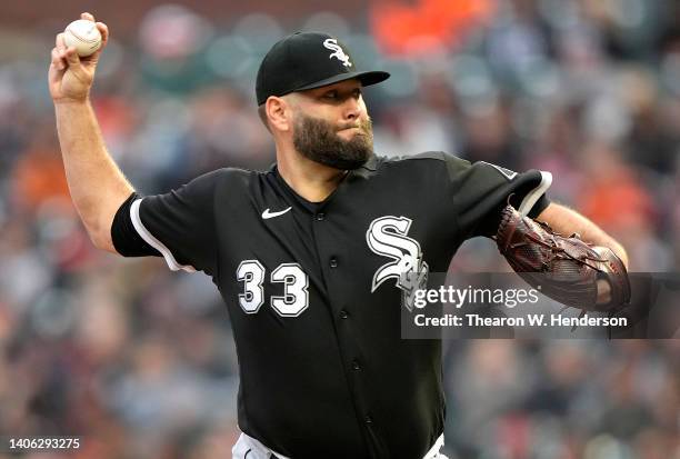 Lance Lynn of the Chicago White Sox pitches against the San Francisco Giants in the bottom of the first inning at Oracle Park on July 01, 2022 in San...