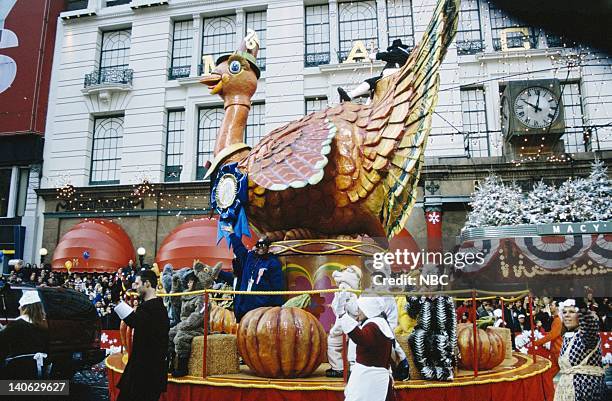 Turkey Float 122 Macys Thanksgiving Day Parade 2001 Photos & High Res Pictures ...