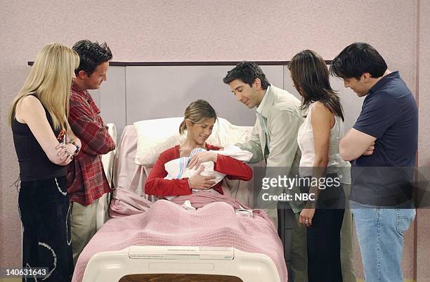 The One Where Rachel Has A Baby: Part 2" -- Episode 24 -- Aired 5/16/2002 -- Pictured: Lisa Kudrow as Phoebe Buffay, Matthew Perry as Chandler Bing,...