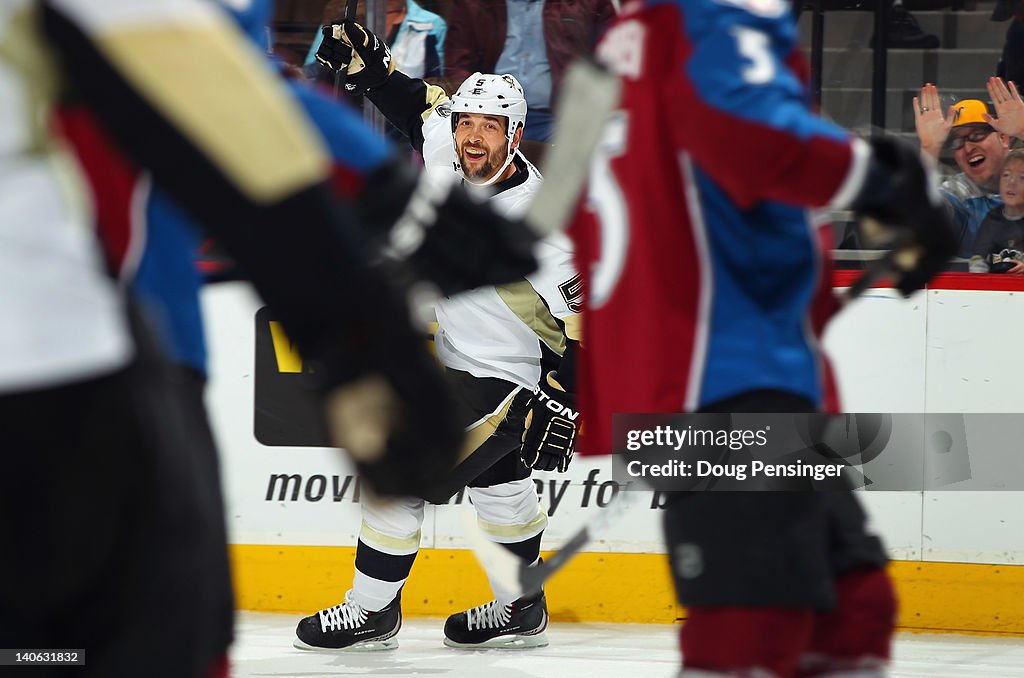 Pittsburgh Penguins v Colorado Avalanche