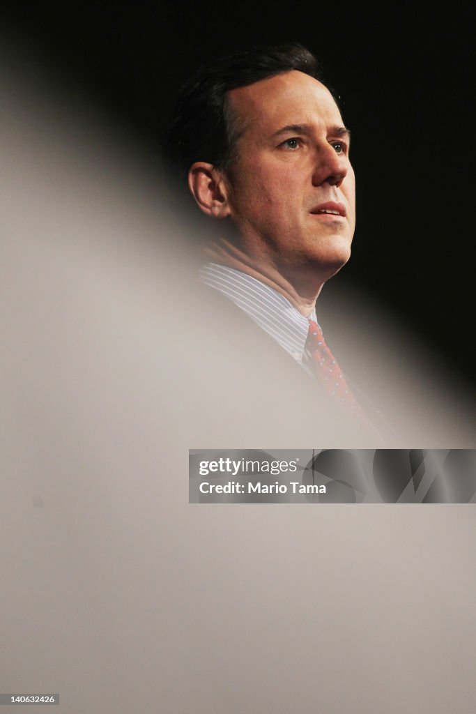 Rick Santorum Campaigns Throughout Ohio Ahead Of Super Tuesday