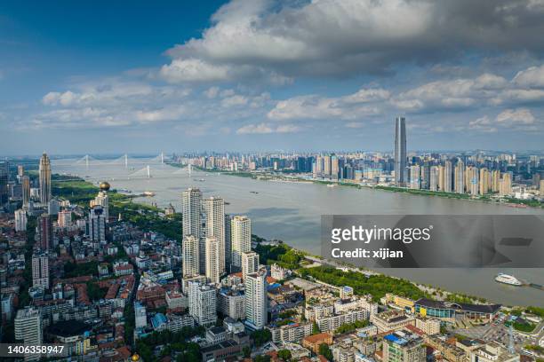 aerial view of  wuhan city with yangtze river,china - wuhan city 個照片及圖片檔