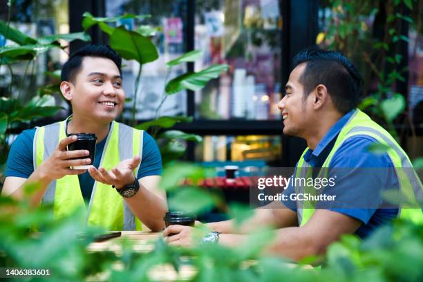 engineers on a short break - minimum wage stock pictures, royalty-free photos & images