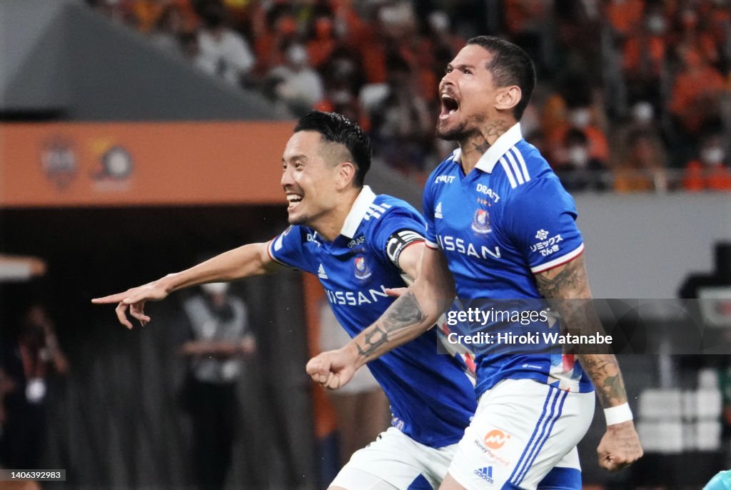 Shimizu S-Pulse v Yokohama F･Marinos - J.LEAGUE Meiji Yasuda J1