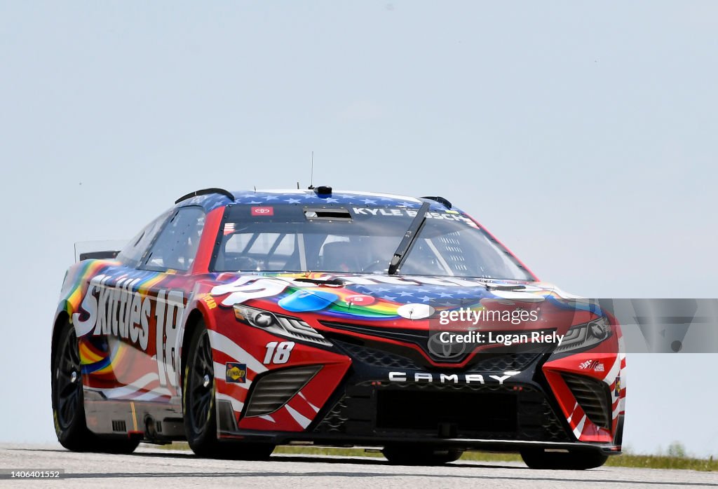 2023 KYLE BUSCH #8 Kwik Trip/Kwik Star/RCR ARC échelle 1/24 moulé sous pression à collectionner 2023 KYLE BUSCH #8 Kwik Trip/Kwik Star/RCR ARC échelle 1/24 moulé sous pression à collectionner