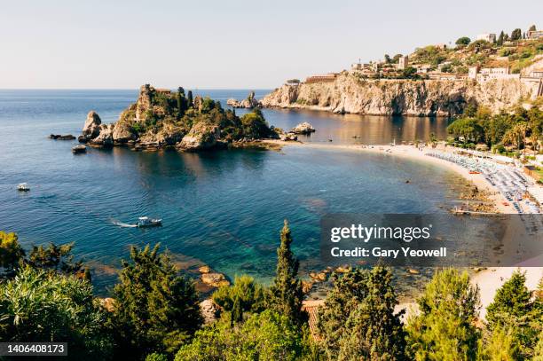 isola bella in taormina, sicily - sicily stockfoto's en -beelden