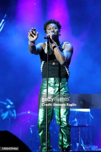 Lucky Daye performs onstage during the 2022 Essence Festival of Culture at the Louisiana Superdome on July 2, 2022 in New Orleans, Louisiana.