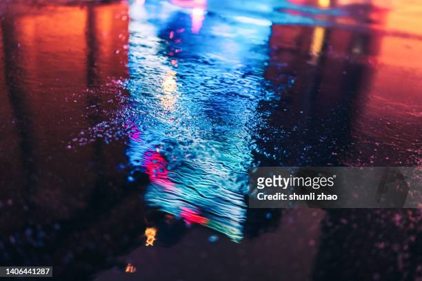 asphalt road after rain - high dynamic range imaging foto e immagini stock
