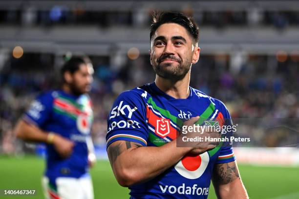 Shaun Johnson of the Warriors thanks the crowd after winning the round 16 NRL match between the New Zealand Warriors and the Wests Tigers at Mt Smart...