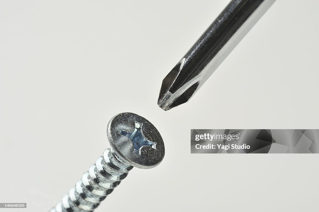 Tighten the screws
